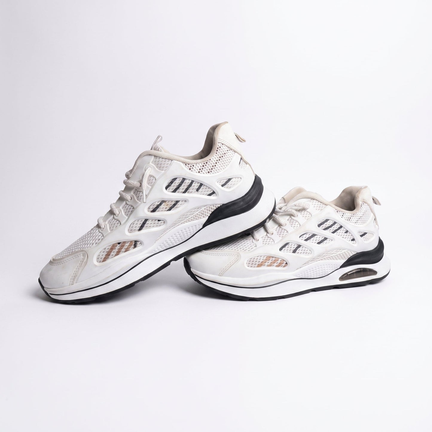 Lightweight White Mesh Walking Shoes - ShariQ